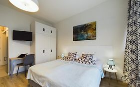 Aleja Jana Pawla II Studio For 4 Guests With Air-Conditioning Warsaw By Noclegi Renters